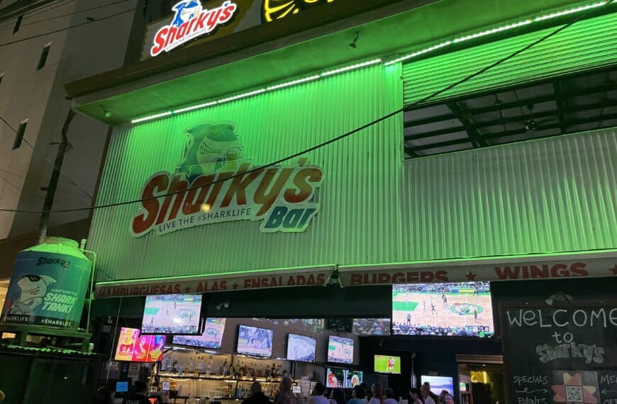 Sharkys Sports Bar Tamarindo