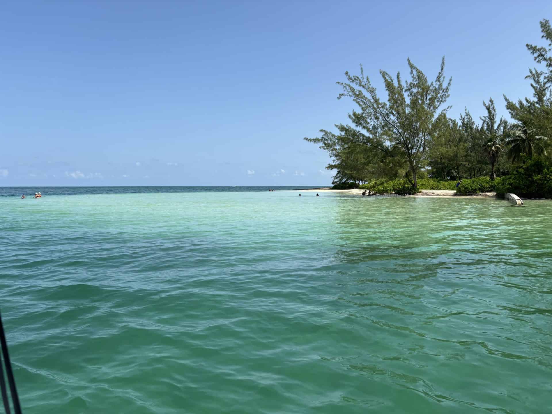 What is the Water Temperature Like in the Cayman Islands?