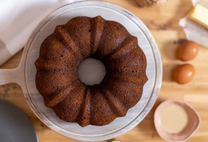 Image of a bundt cake seen from above