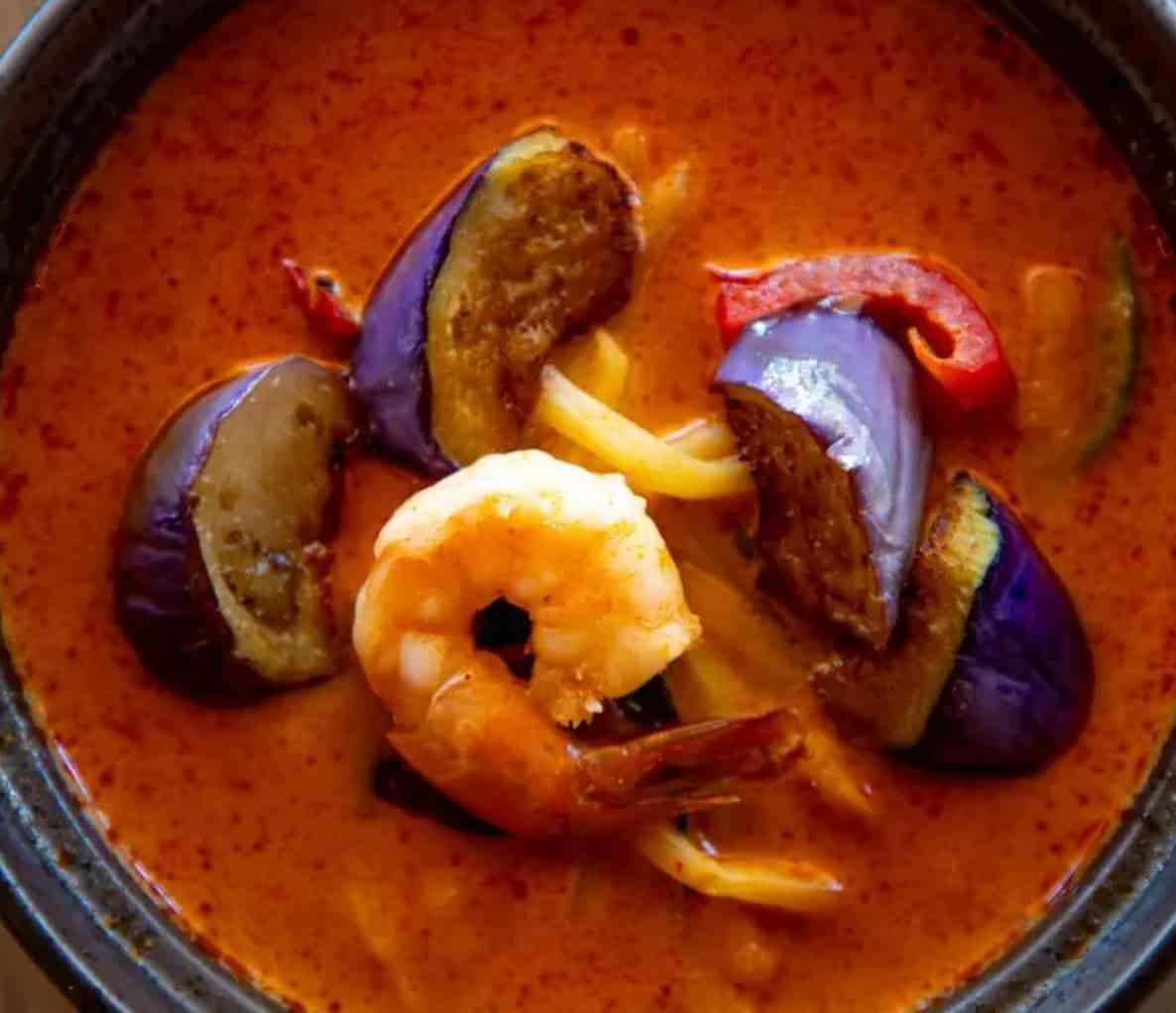 Image of a noodle bowl from the Suri Sushi Thai website