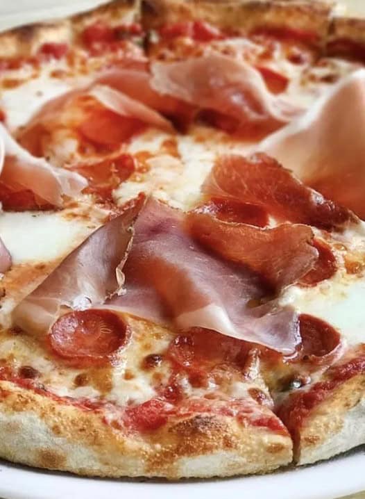 Image of pizza from the Pizza Lovers Bistro website