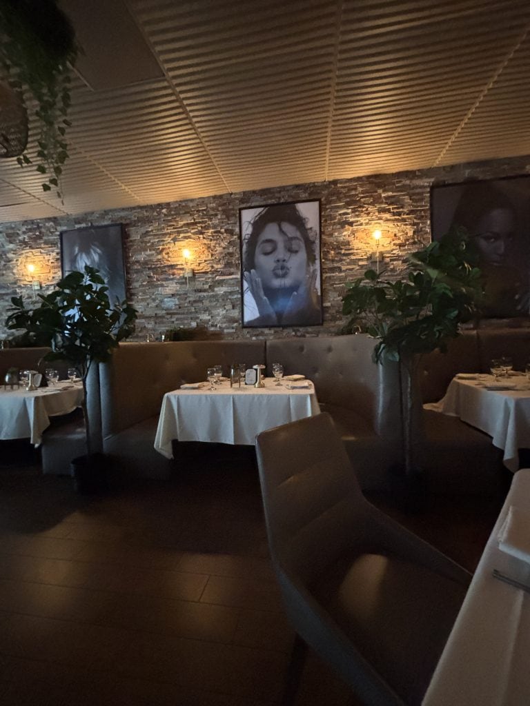 Villa Romana Italian Romanian